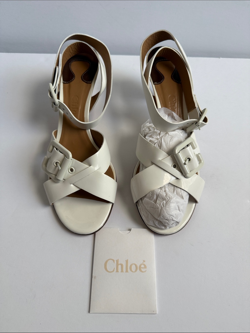 Nwt - Chloe White Patent Leather Crisscross Ankle-Strap Heeled Sandals W/Buckles